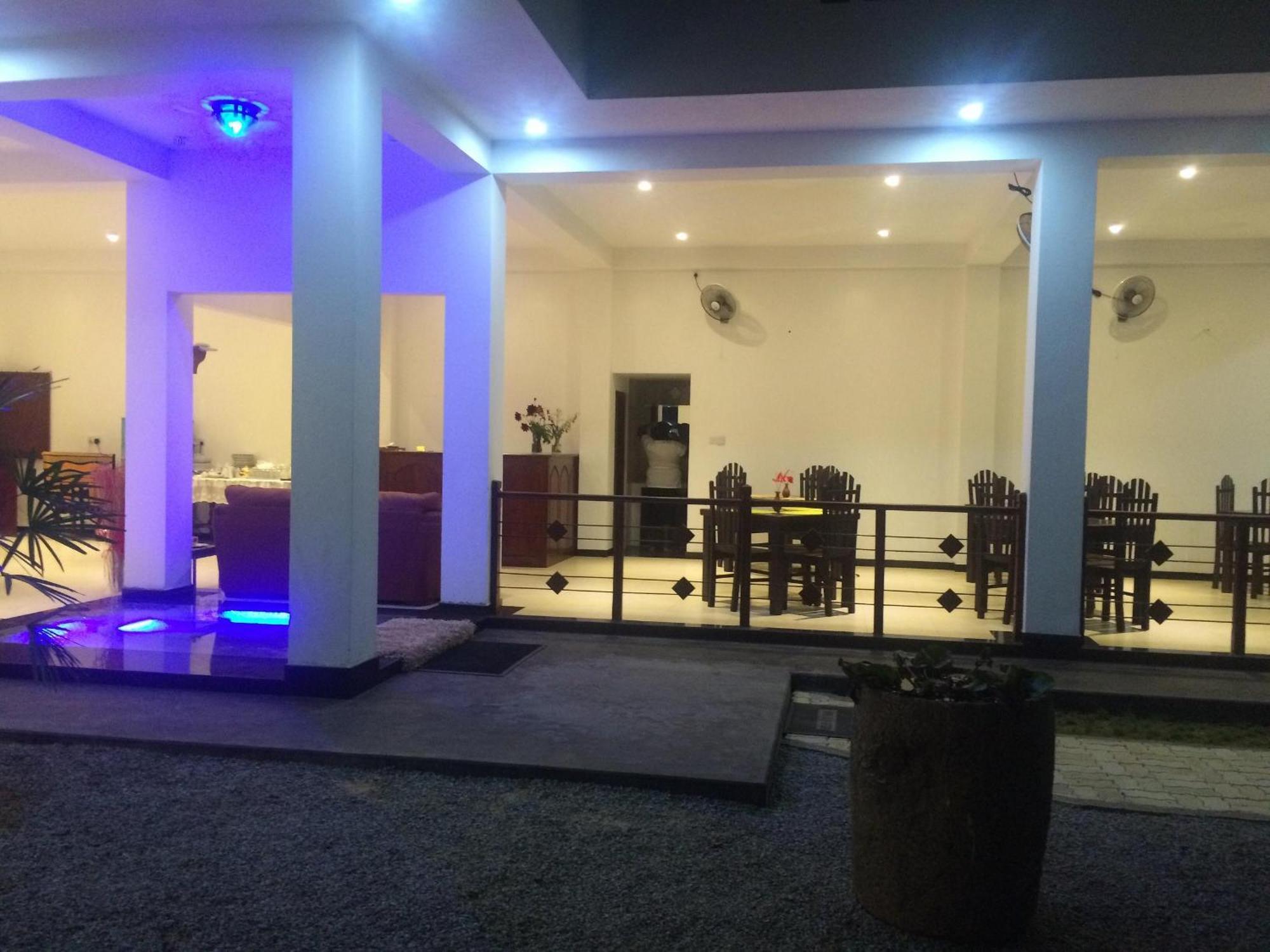 Aurora Hotel Hikkaduwa Esterno foto