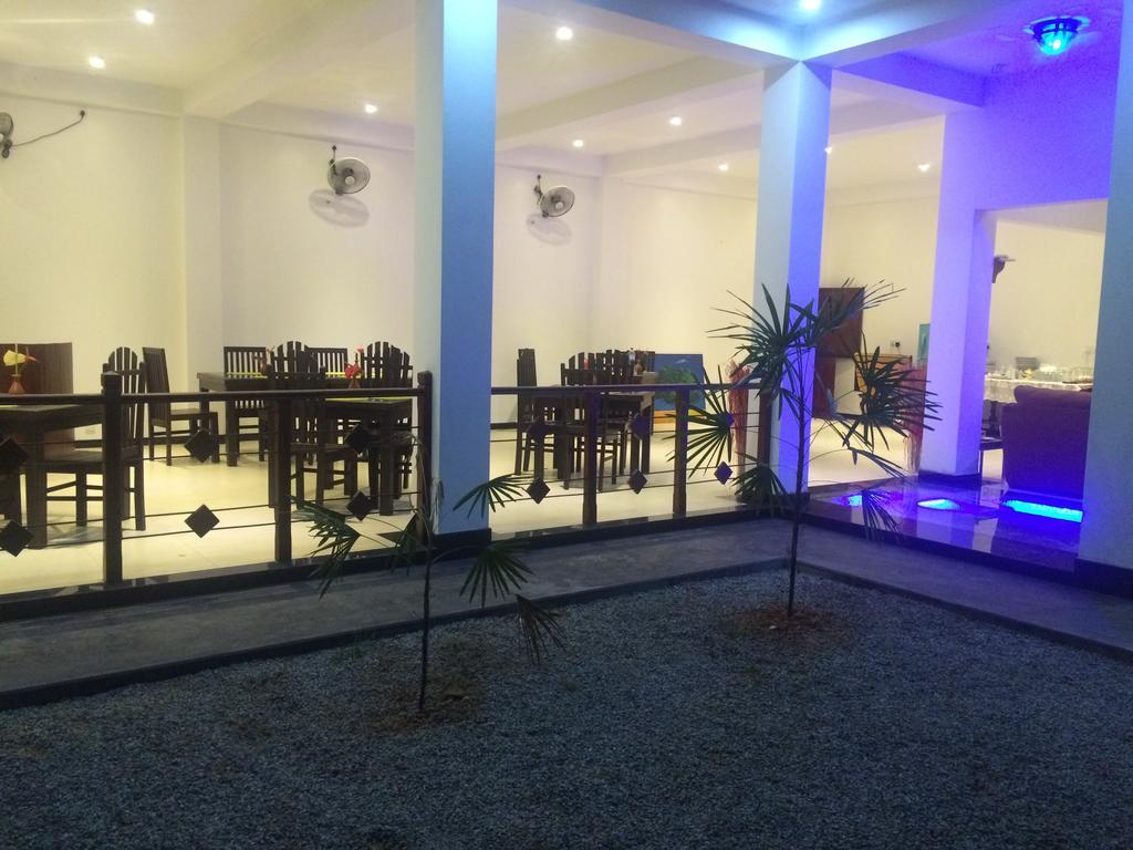 Aurora Hotel Hikkaduwa Esterno foto