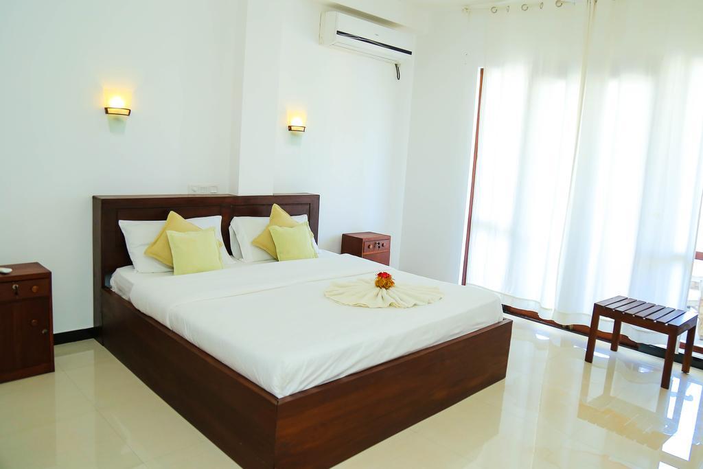 Aurora Hotel Hikkaduwa Esterno foto