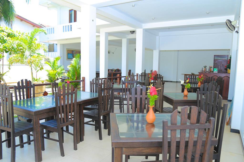 Aurora Hotel Hikkaduwa Esterno foto