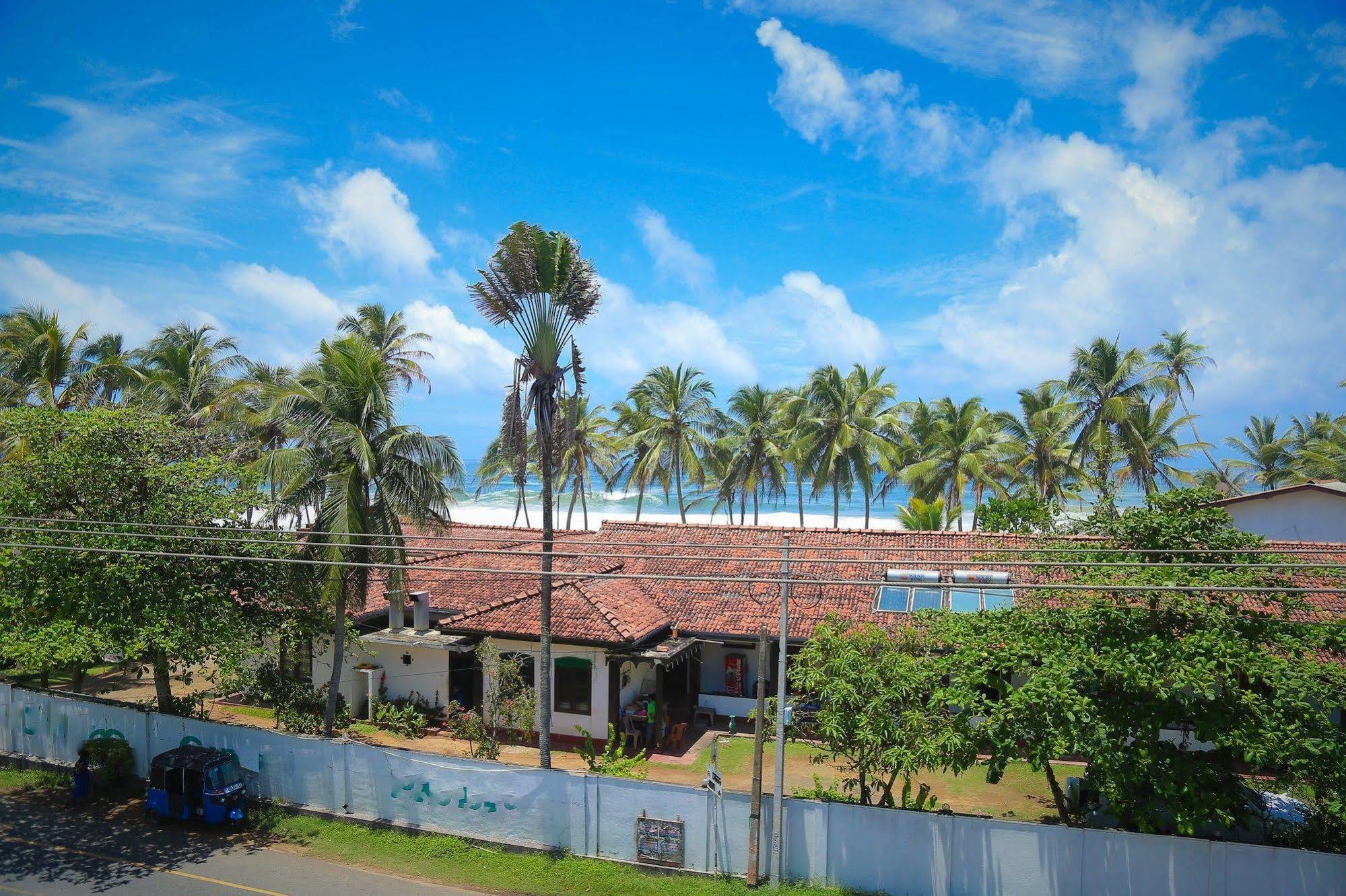 Aurora Hotel Hikkaduwa Esterno foto
