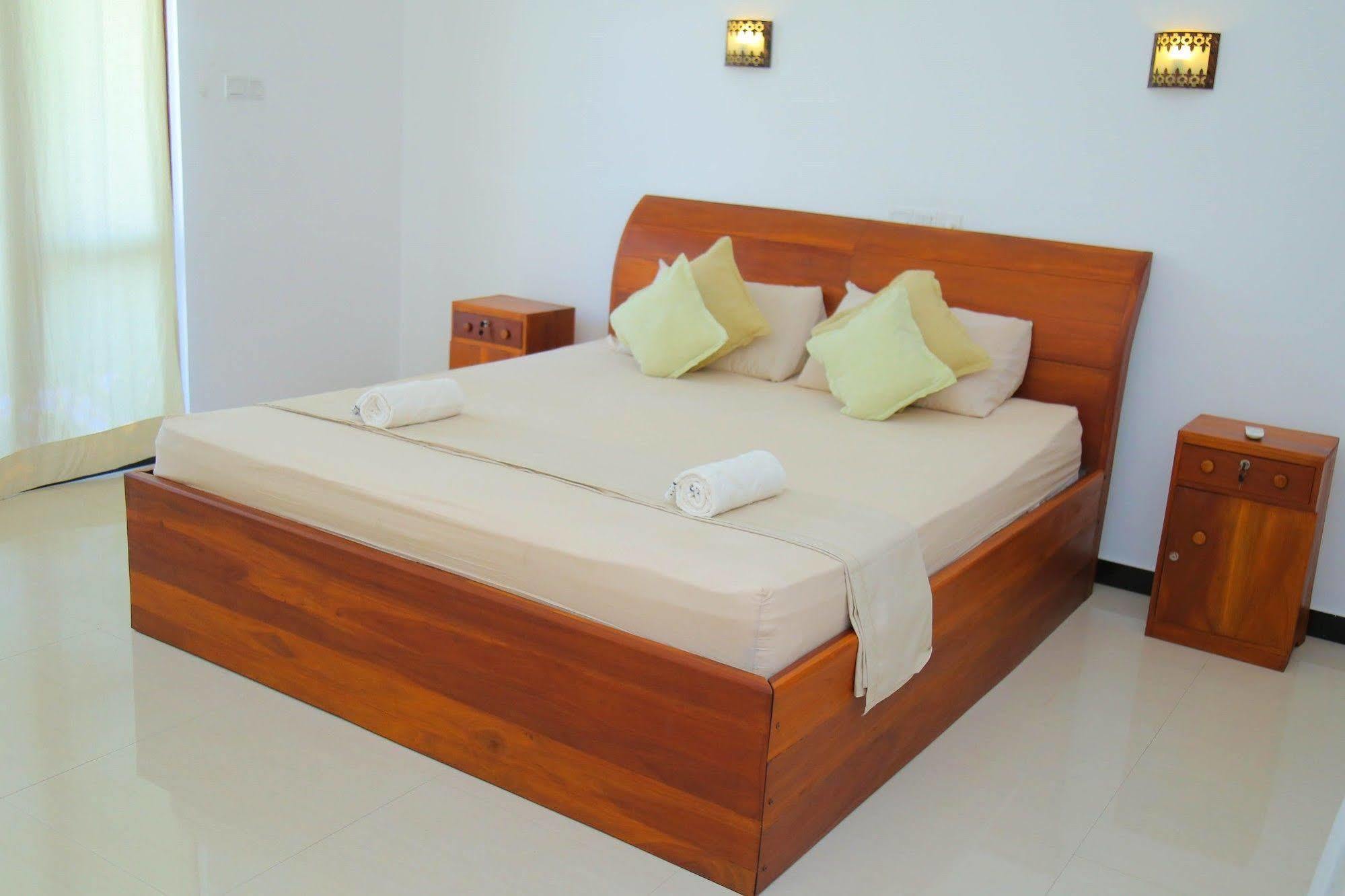 Aurora Hotel Hikkaduwa Esterno foto